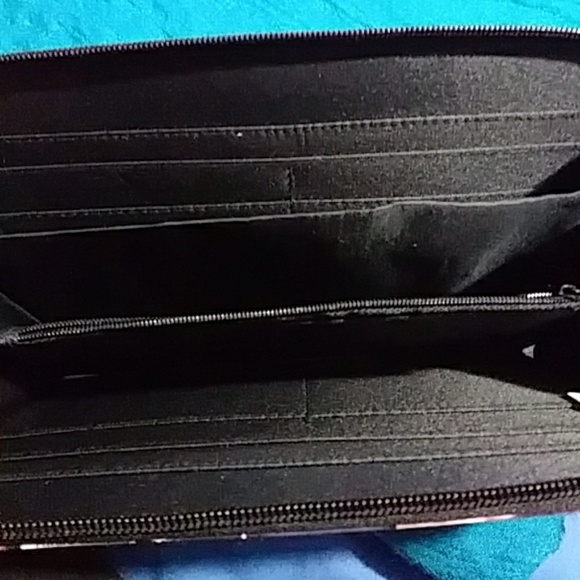 💟So gorgeous Magazine Print Wallet! - Picture 6 of 7